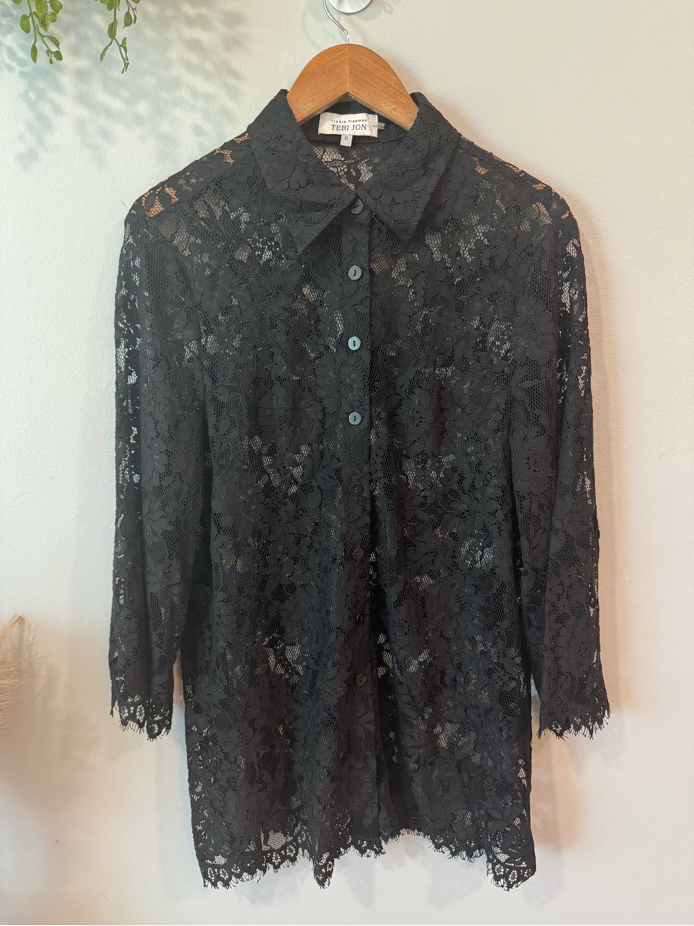 Teri Jon Black Sheer Floral Lace Button-Up Blouse Sz 10
